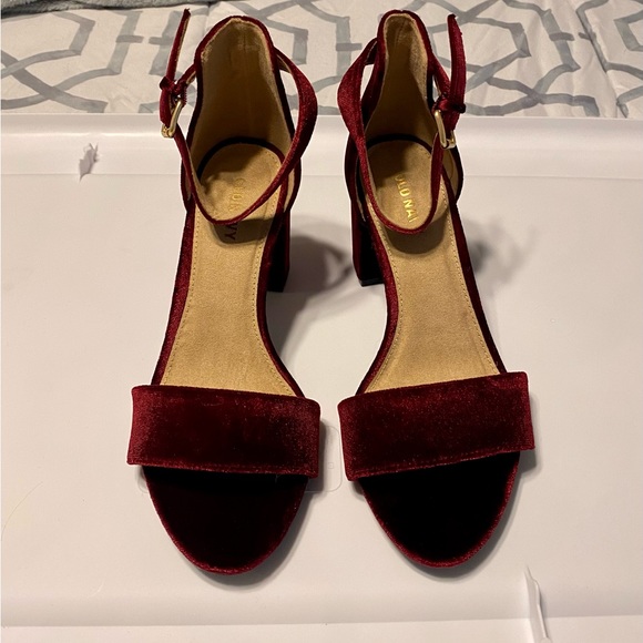 Old Navy Size 6 Burgundy Velvet Chunky Heel with Ankle Strap - Picture 5 of 7